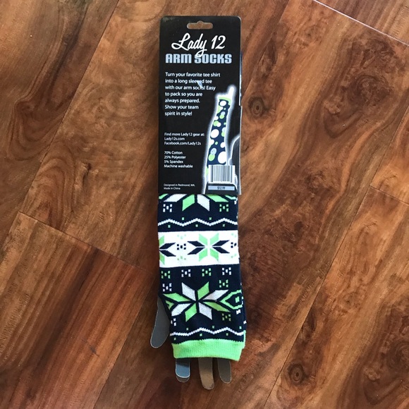 Arm socks! - Picture 4 of 6